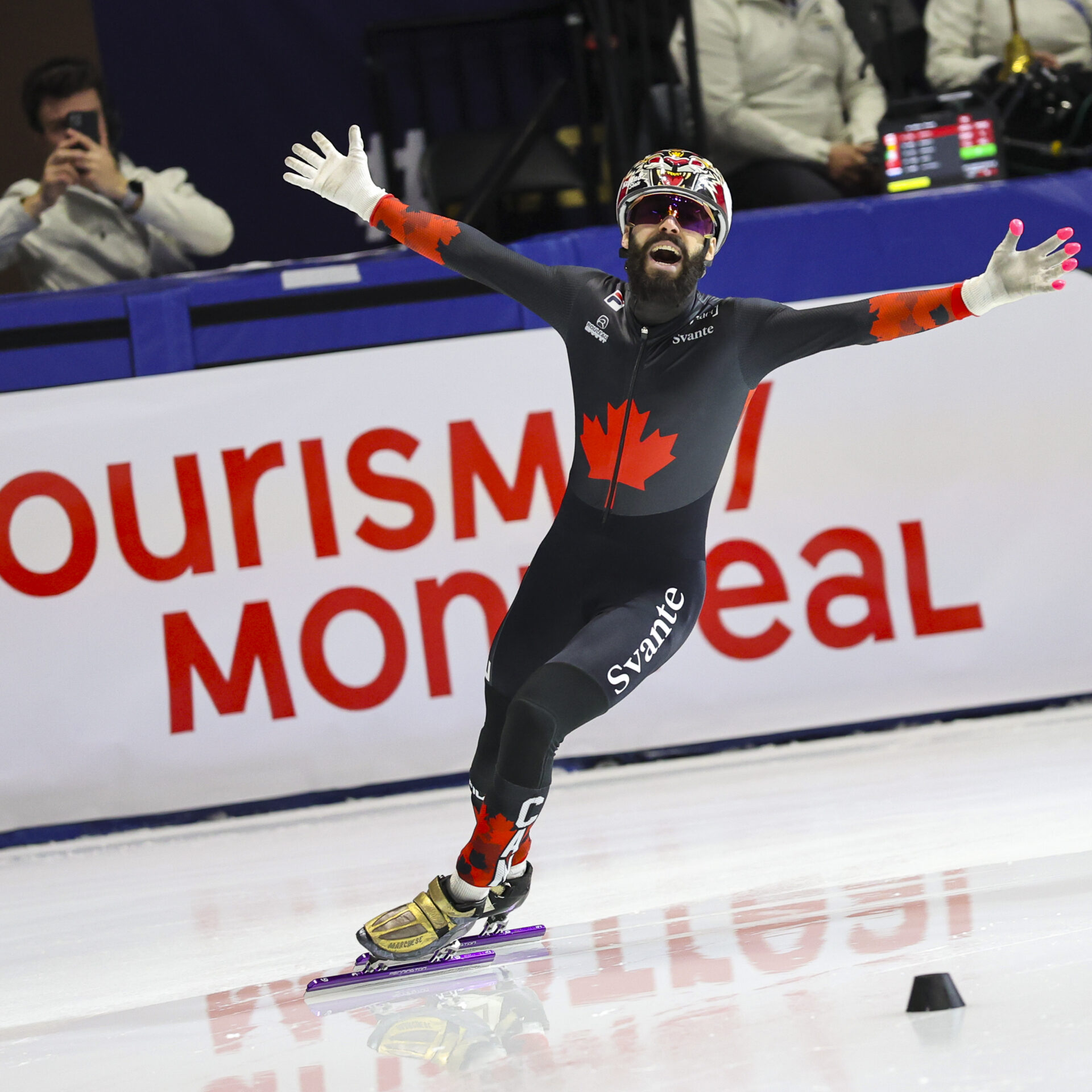 Steven Dubois conserve son titre de champion du monde. (Photo Patinage de vitesse Canada - Greg Kolz)
