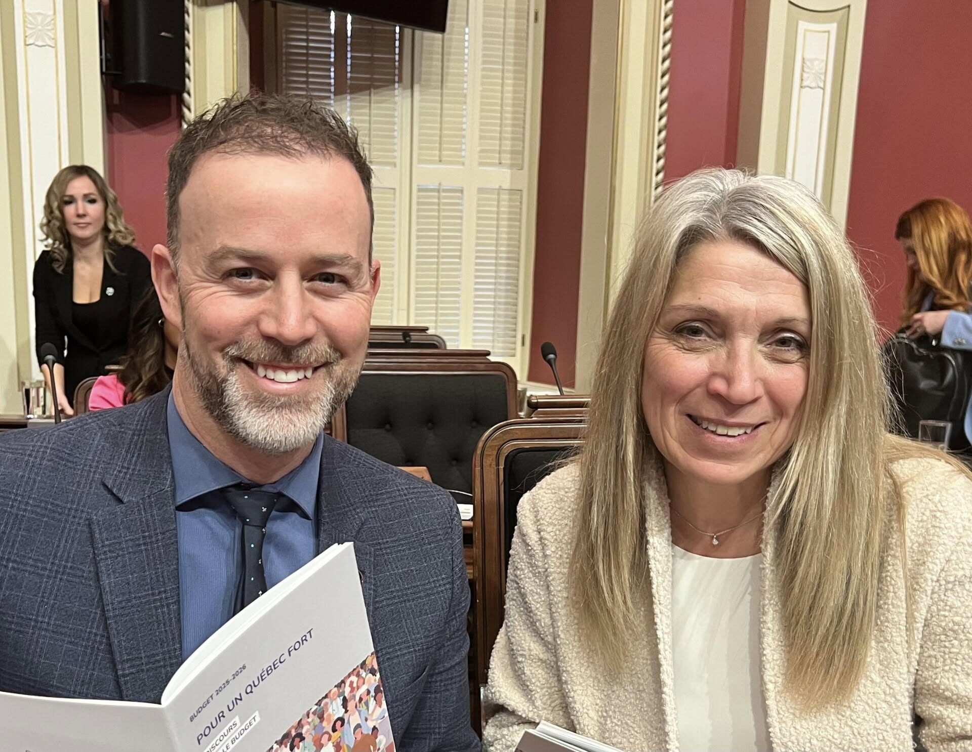 Les députés Mathieu Lemay et Lucie Lecours. (Photo archives)