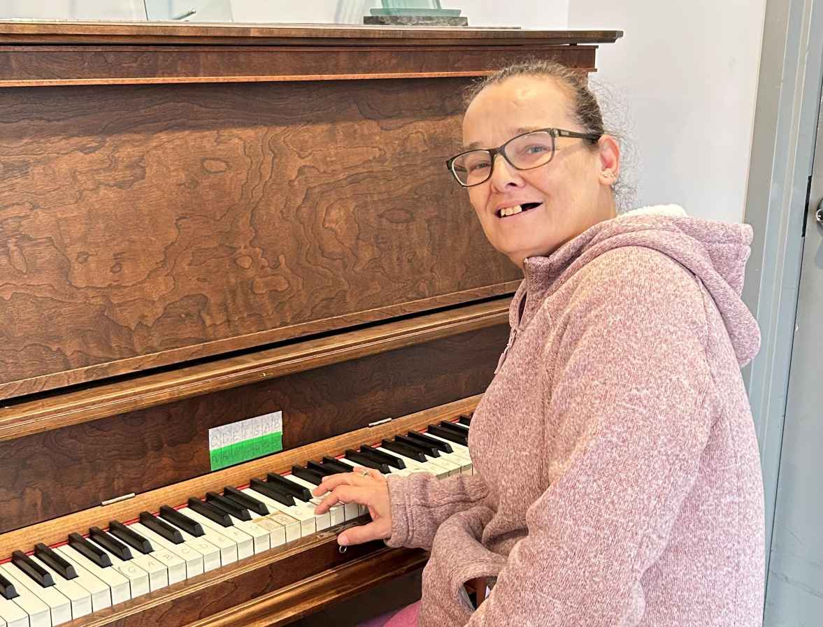Manon, pair aidante à la Hutte. Photo Médialo - Sabrina Quesnel-Bolduc