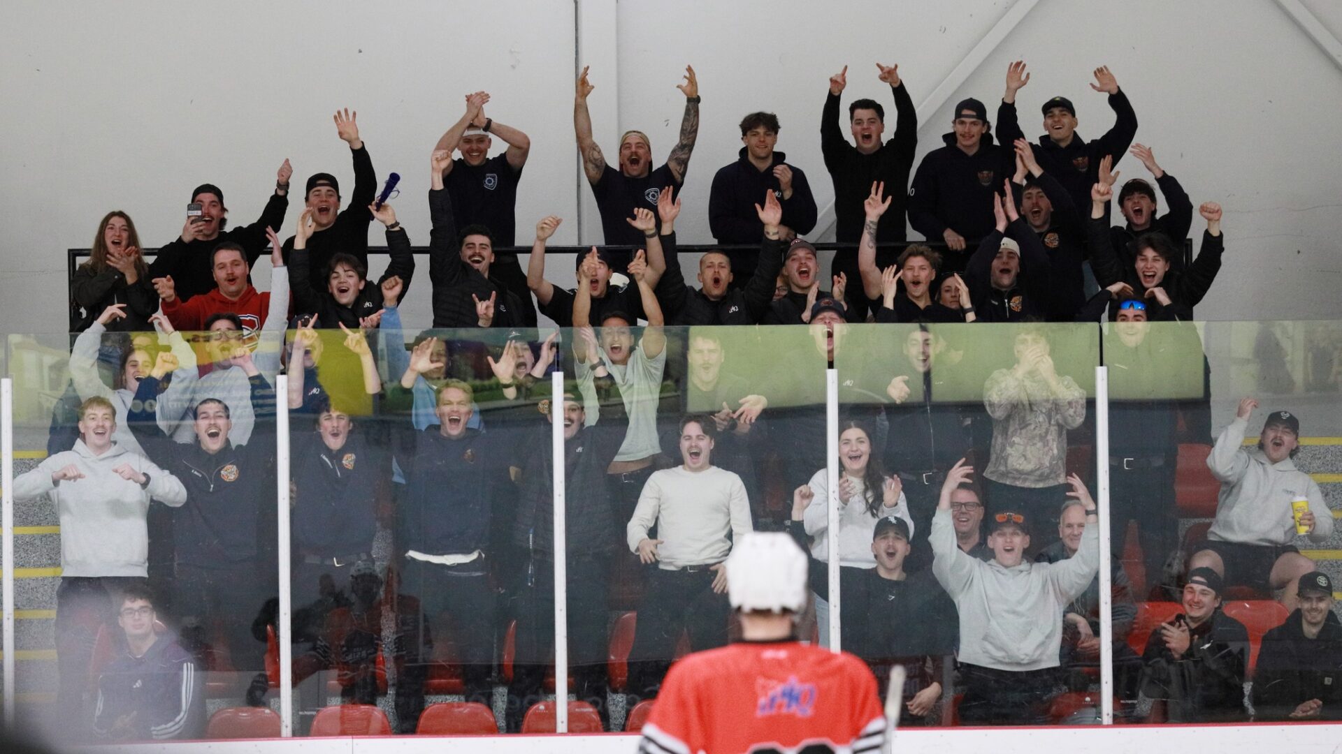 Terrebonne a accueilli la 34e édition du Tournoi de hockey des grands-brûlés du Québec. (Page Facebook Tournoi de hockey pour les grands brûlés)