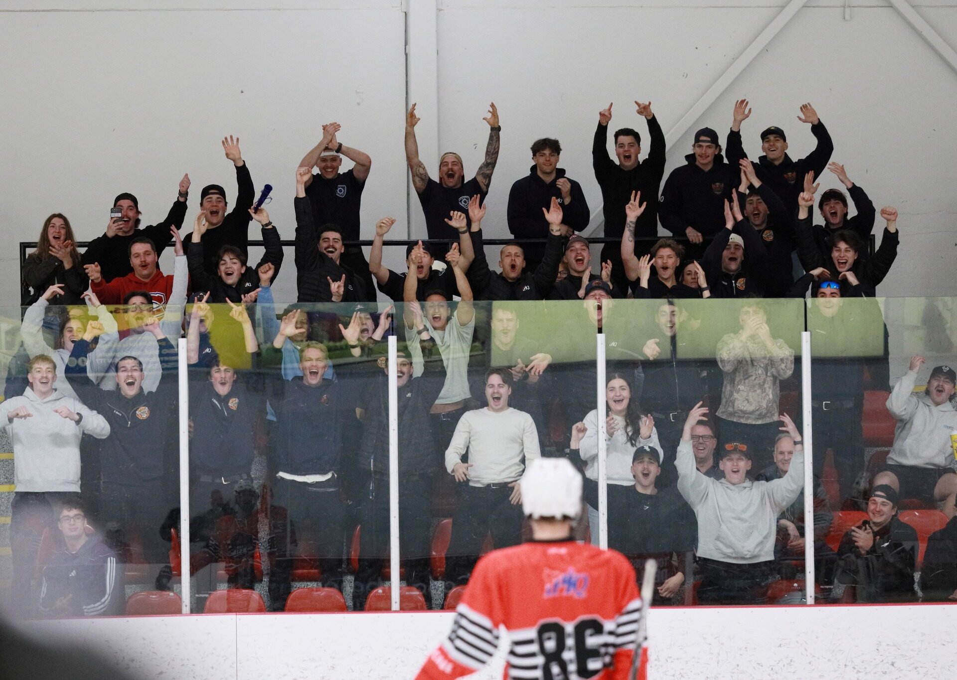 Terrebonne a accueilli la 34e édition du Tournoi de hockey des grands-brûlés du Québec. (Page Facebook Tournoi de hockey pour les grands brûlés)