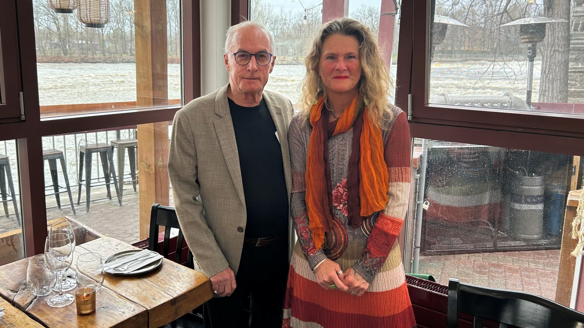 Photo Médialo – Sabrina Quesnel-Bolduc. Jean Paul Carrier et Carole Lavallée lors du lancement  
