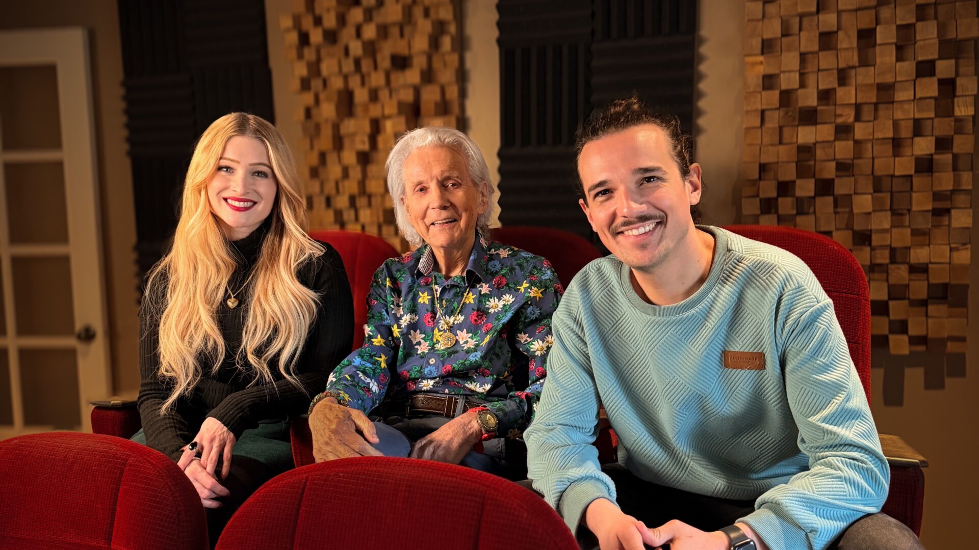 Aline Viens, Guy Tremblay et Pascal Chaumont dans les studios Chaumont. (Photo Médialo - Sabrina Quesnel-Bolduc)