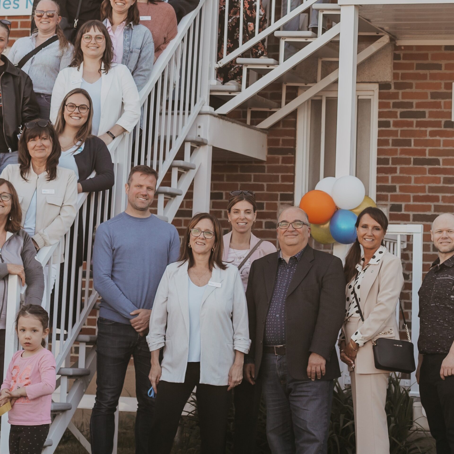 L’équipe devant la nouvelle maison de la rue Léveillée. Photo gracieuseté  
