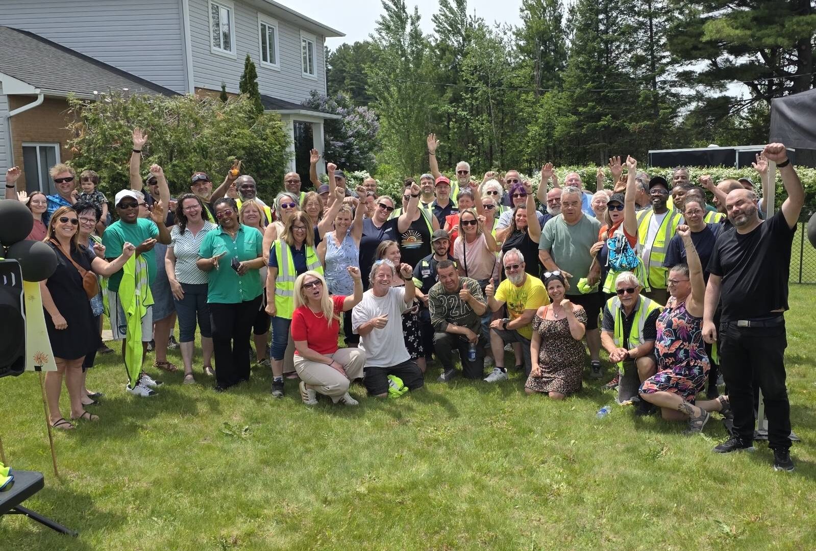 Un rassemblement de chauffeurs scolaire à Mascouche, le 4 juin 2026. (Photo gracieuseté)