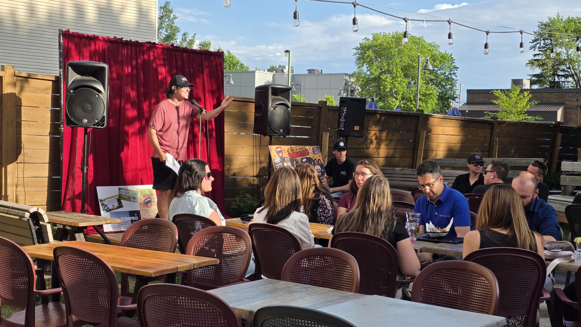 Le dévoilement de la programmation du week-end d'humour à Mascouche s'est tenue à la brasserie artisanale L'Albatros. (Photo Médialo -Alec Brideau)