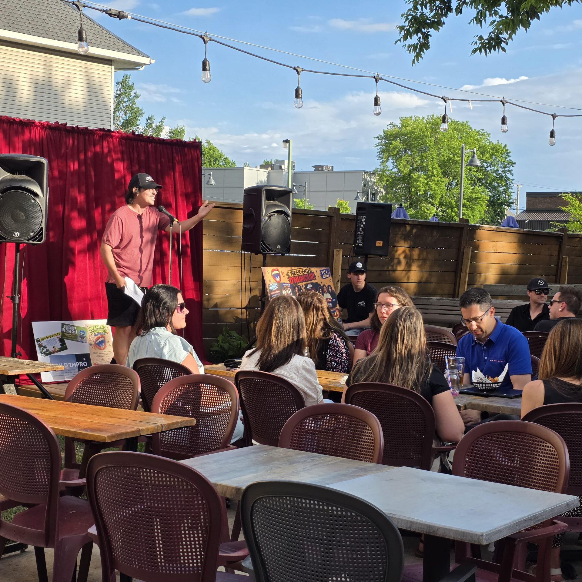 Le dévoilement de la programmation du week-end d'humour à Mascouche s'est tenue à la brasserie artisanale L'Albatros. (Photo Médialo -Alec Brideau)