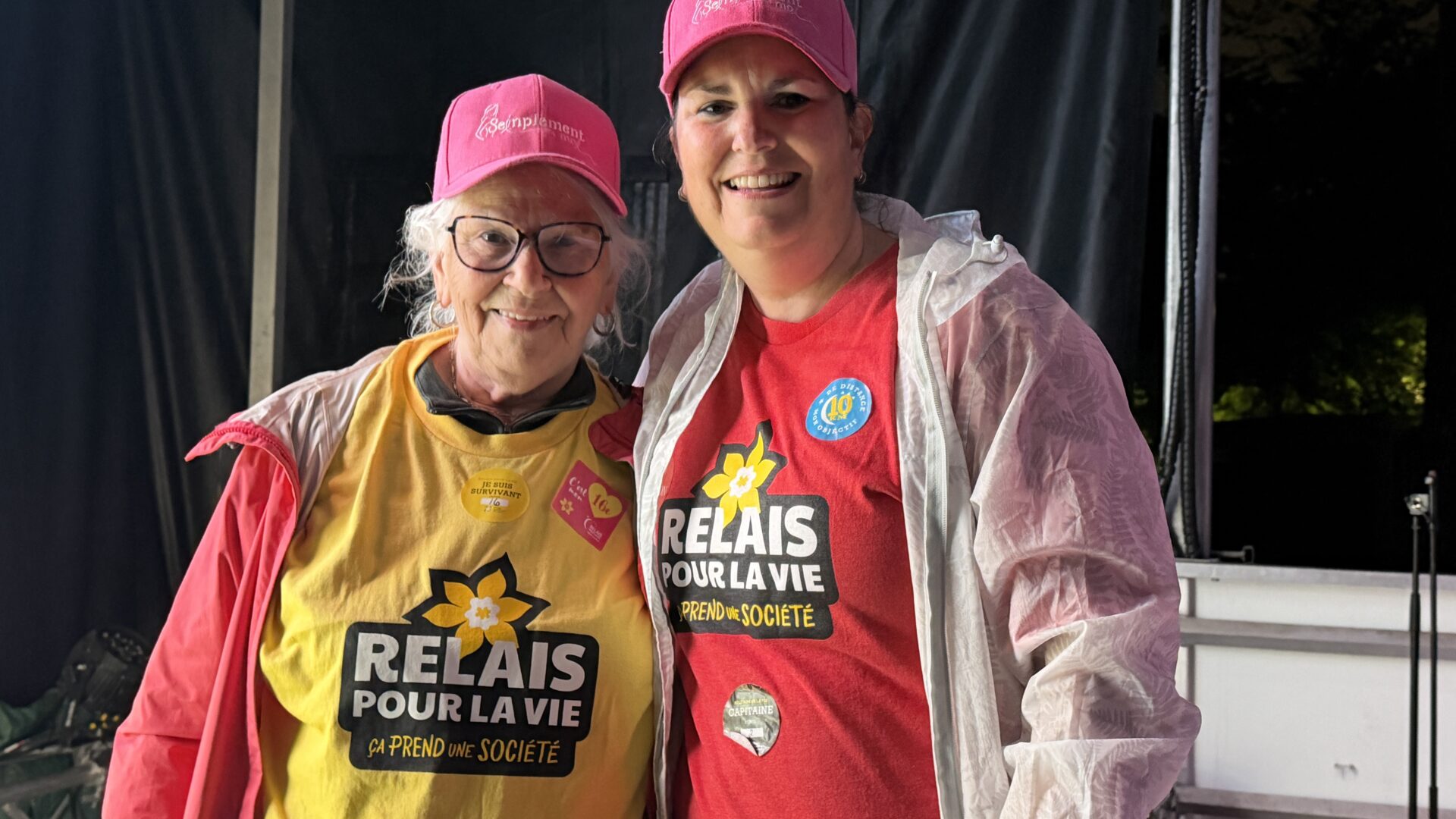 Marielle Bouffard et sa fille Josée lors du 18e Relais pour la vie Rive-Nord. Photo Médialo  Alex Proteau