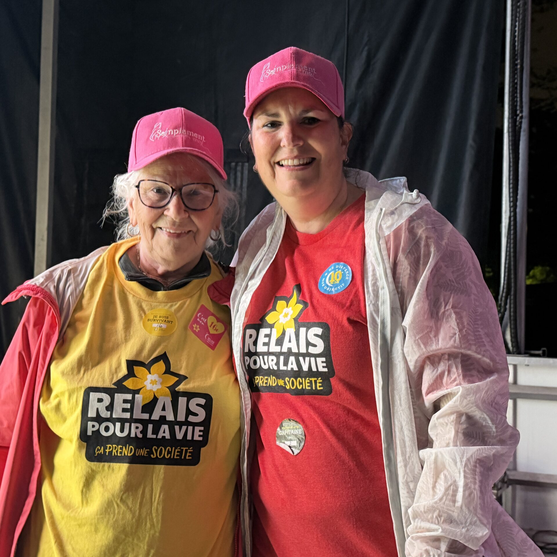 Marielle Bouffard et sa fille Josée lors du 18e Relais pour la vie Rive-Nord. Photo Médialo  Alex Proteau