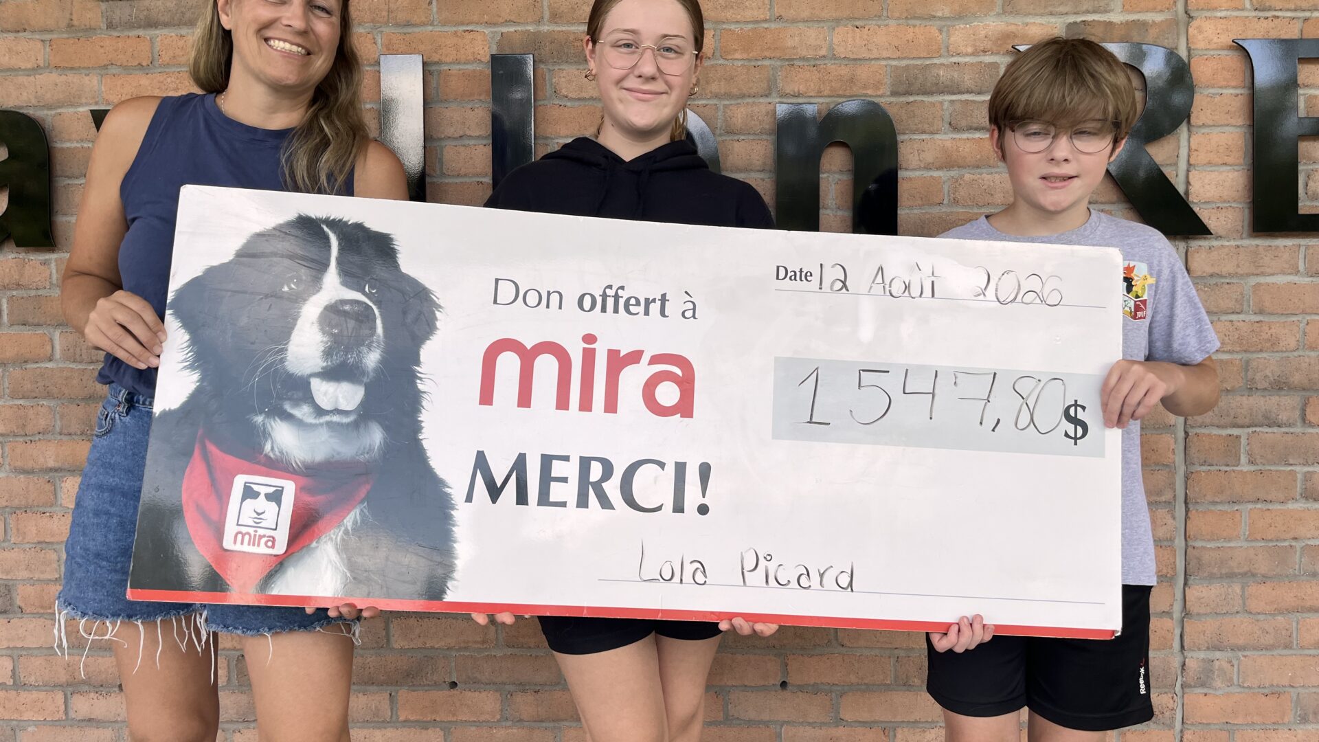 L’aluminium récolté a permis de donner plus de 950 dollars à la fondation, auxquels se sont ajoutés près de 600 dollars en canettes. (Photo Catherine Laberge)