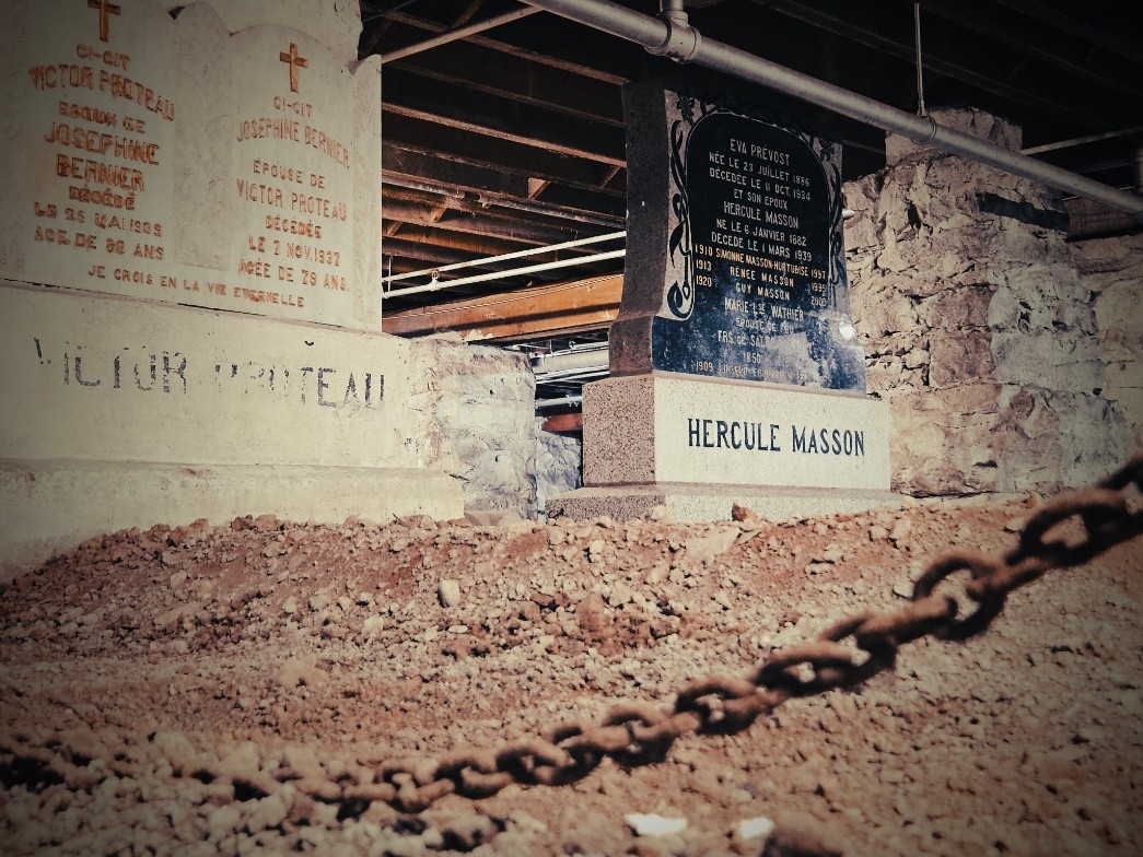 Le cimetière sous l’église. (Photo Jean-François Di Pietro, PHT )