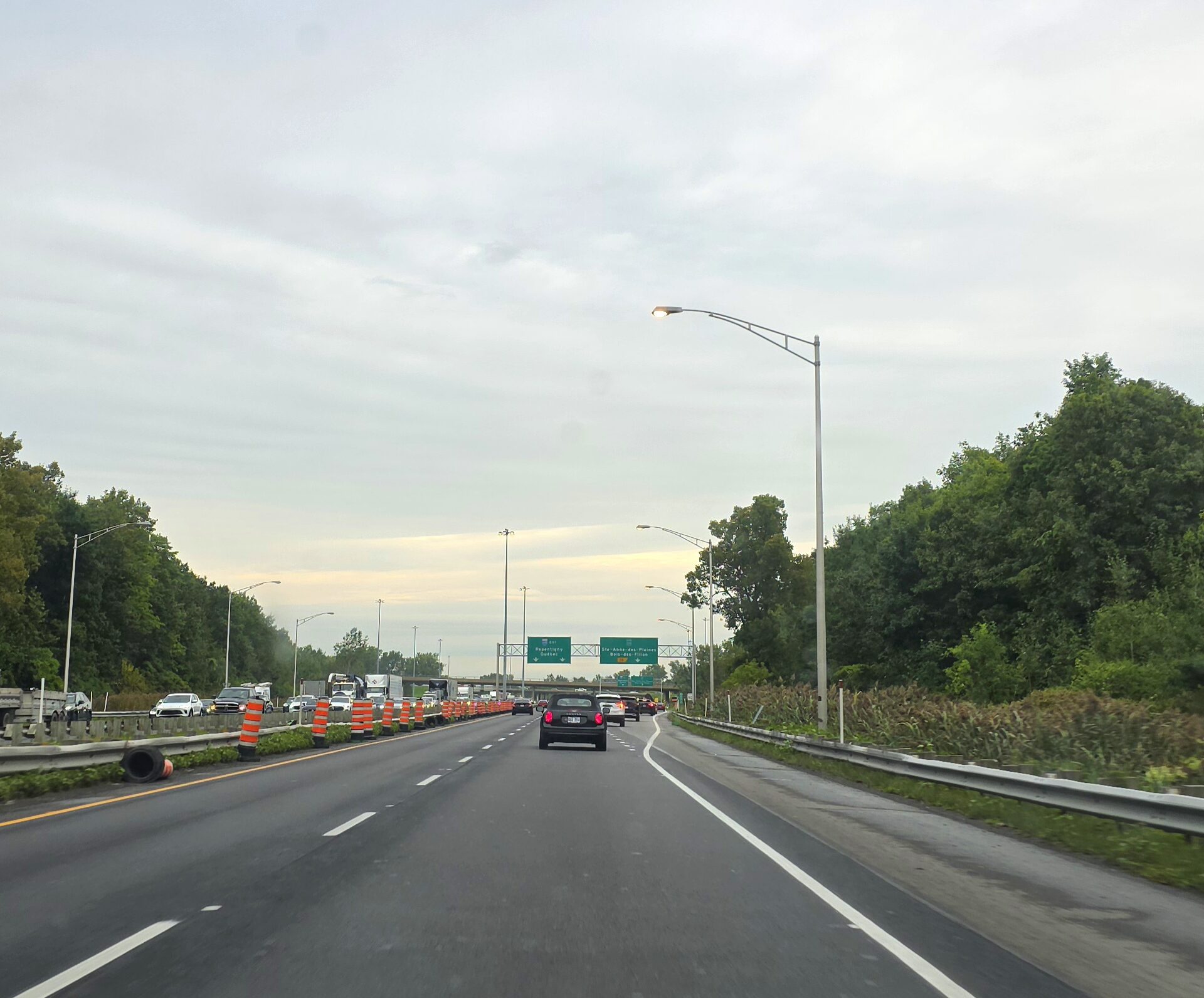 L'autoroute 640, à l'approche de la sortie 28 en direction est. (Photo Médialo)