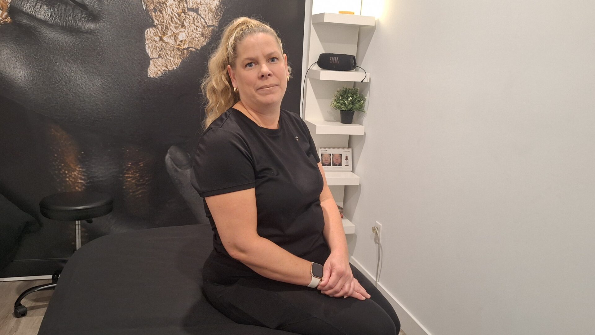 Claudine Dubois est massothérapeute à Mascouche.  (Photo Médialo - Raphaël Isselet)