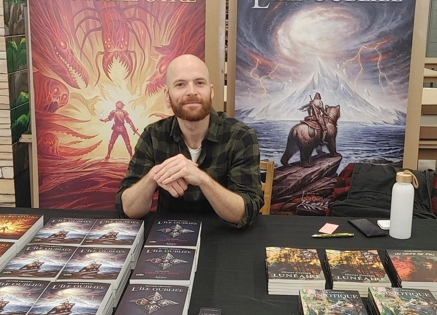 Olivier Croteau participe à des salons littéraires et des salons de jeu. (Photo gracieuseté )