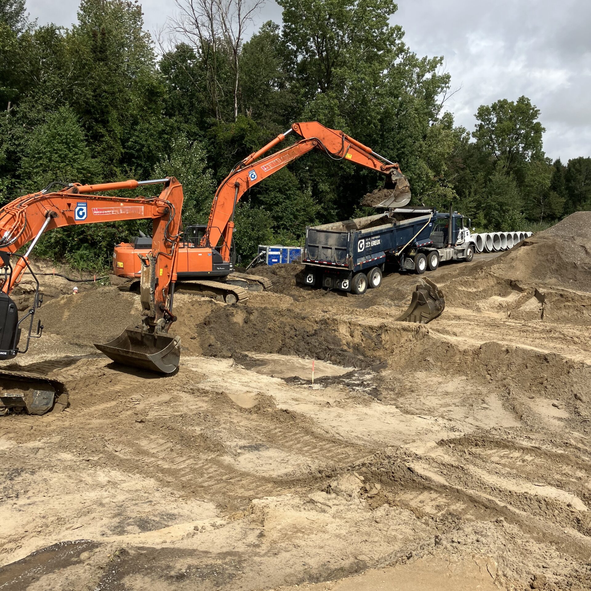 Le début des travaux de remplacement du ponceau. (Photo gracieuseté)