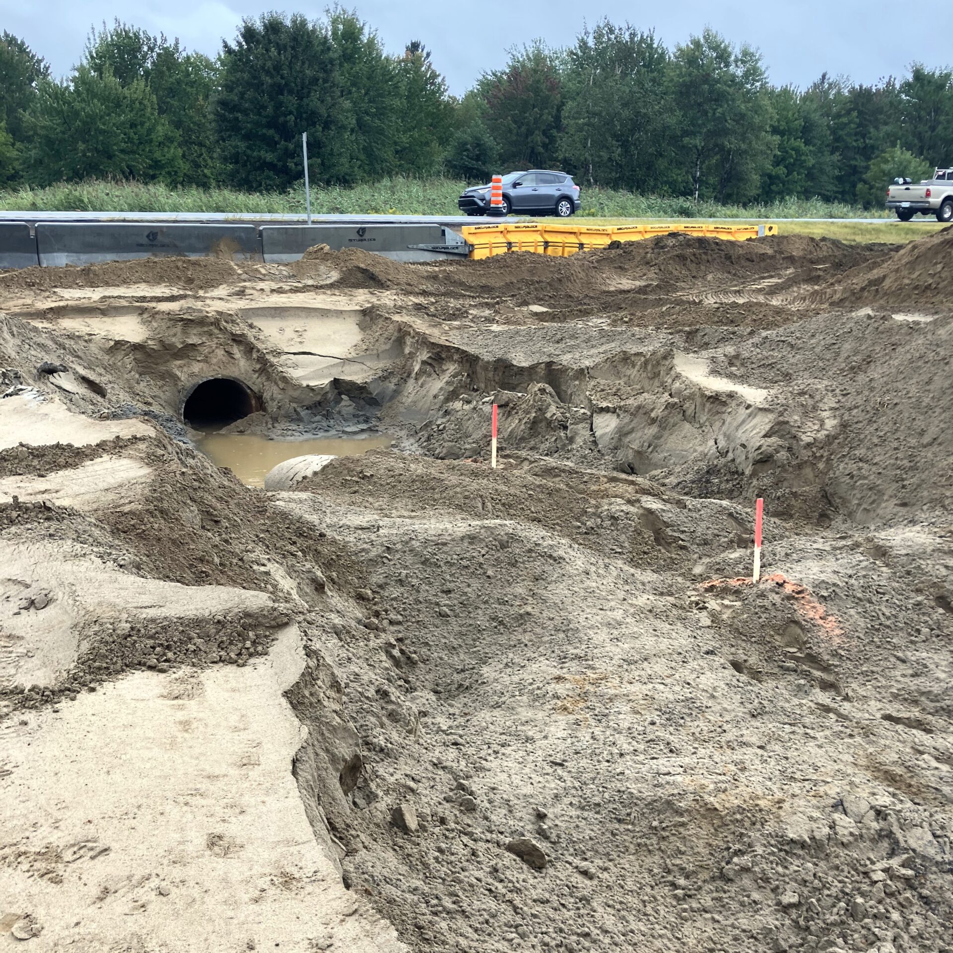 Le début des travaux de remplacement du ponceau. (Photo gracieuseté)