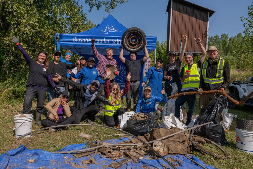Les membres du Comité ZIP du Lac-Saint-Pierre ont retiré 2,75 tonnes de déchets des berges du lac Saint-Pierre. (Photo gracieuseté)