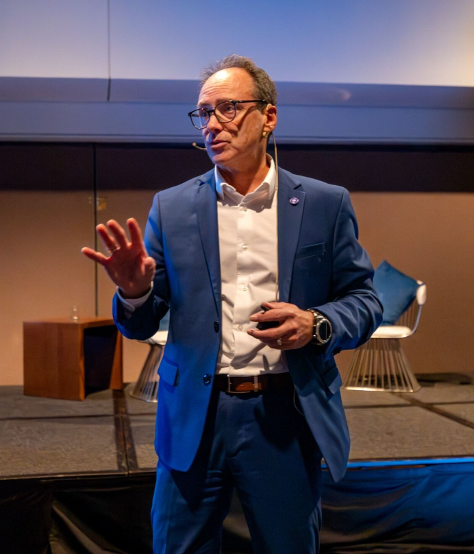 Éric Dufour, FCPA, leader national en matière de relève entrepreneuriale chez Raymond Chabot Grant Thornton. (Photo gracieuseté) 