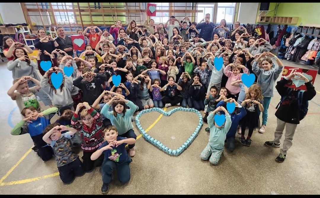 Les élèves et les membres de l’équipe de l’école Sainte-Anne à Saint-Norbert. 
Photo gracieuseté