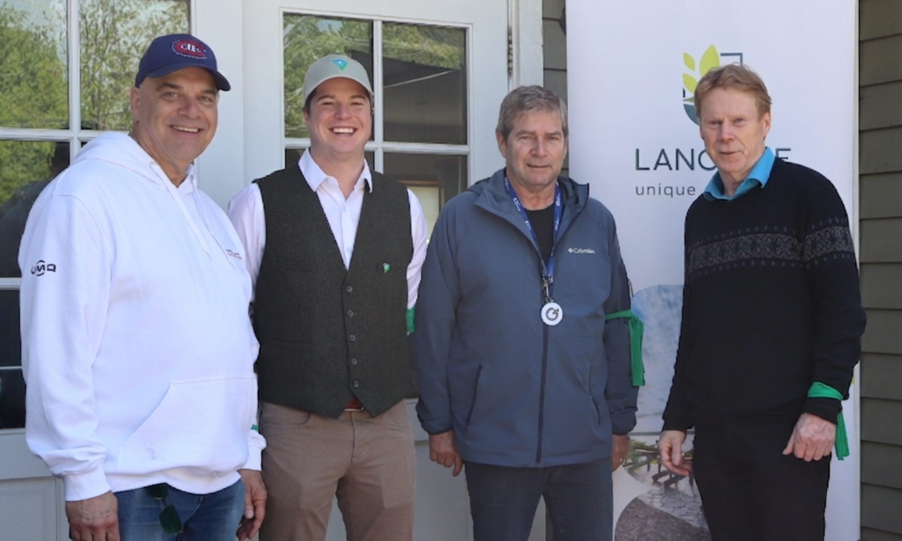Pierre Lahaie, maire de Berthierville, Louis Lalonde, Serge Cournoyer et André Villeneuve.
Photo gracieuseté