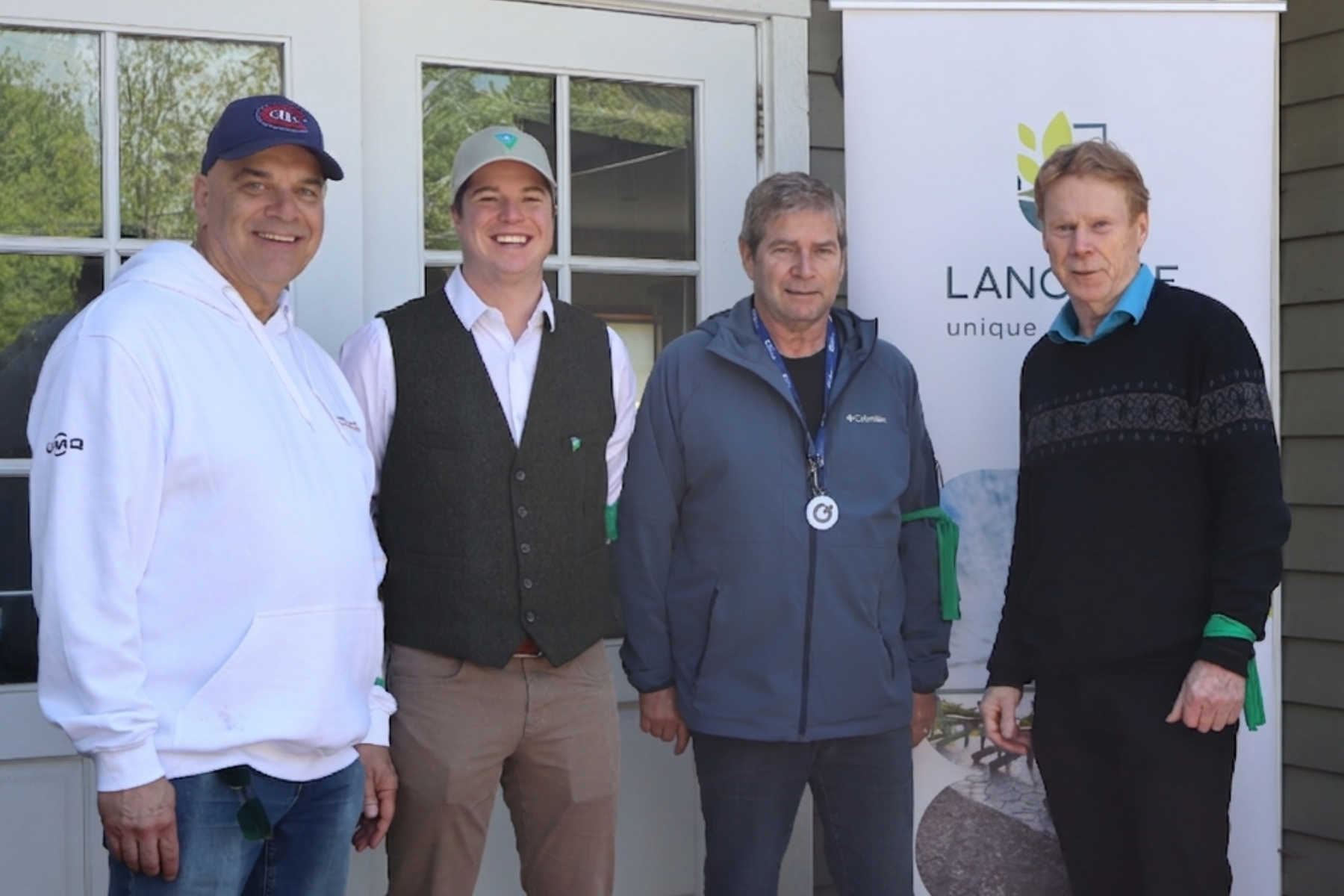 Pierre Lahaie, maire de Berthierville, Louis Lalonde, Serge Cournoyer et André Villeneuve.
Photo gracieuseté