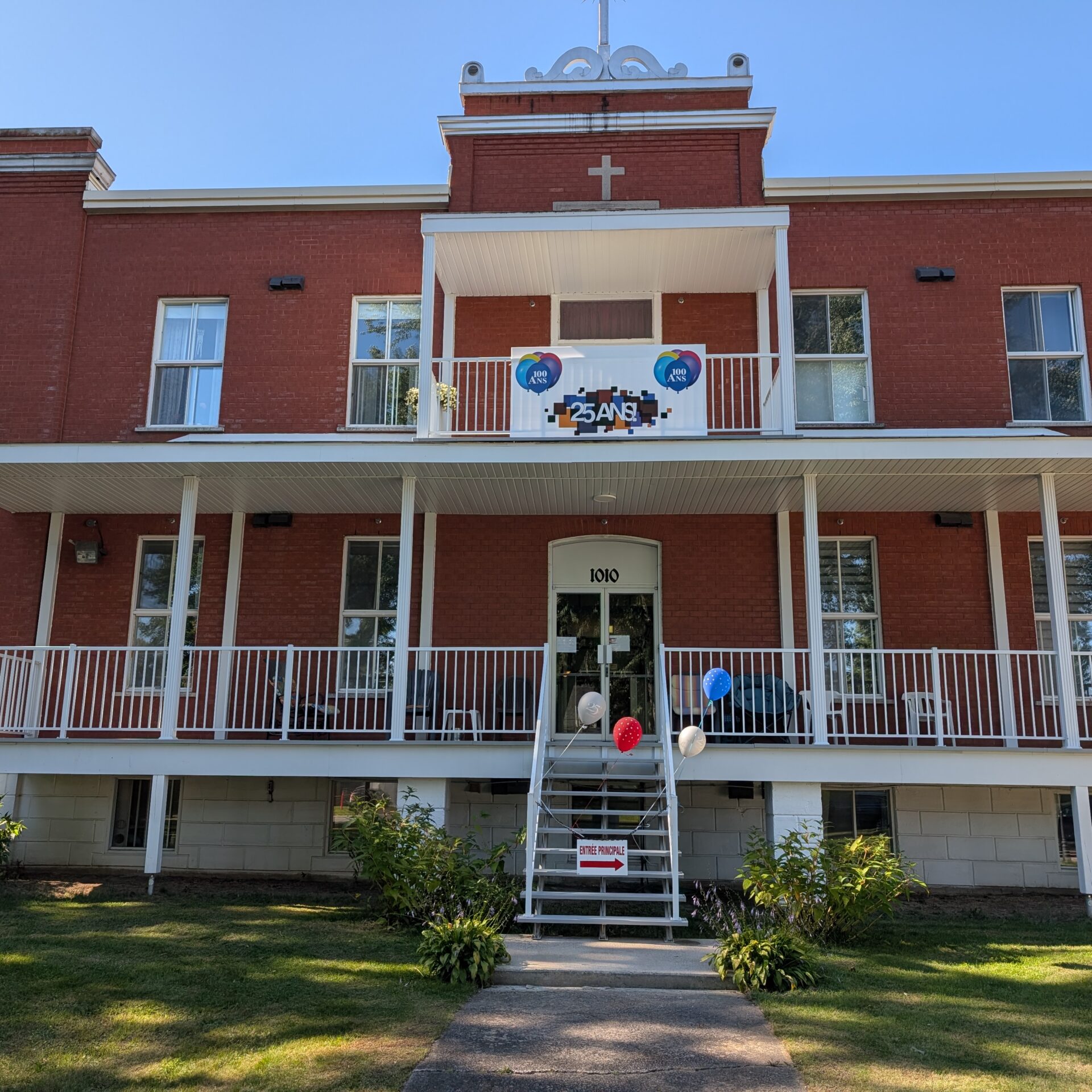 Les Résidences du Sacré-Cœur fêtent leur 25e anniversaire, mais le bâtiment célèbre ses 100 ans. (Photo Médialo – Jason Joly)