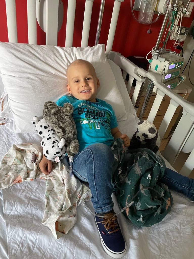 Le petit Emile, 3 ans, fait preuve d’une grande résilience face à son cancer. (Photo gracieuseté)