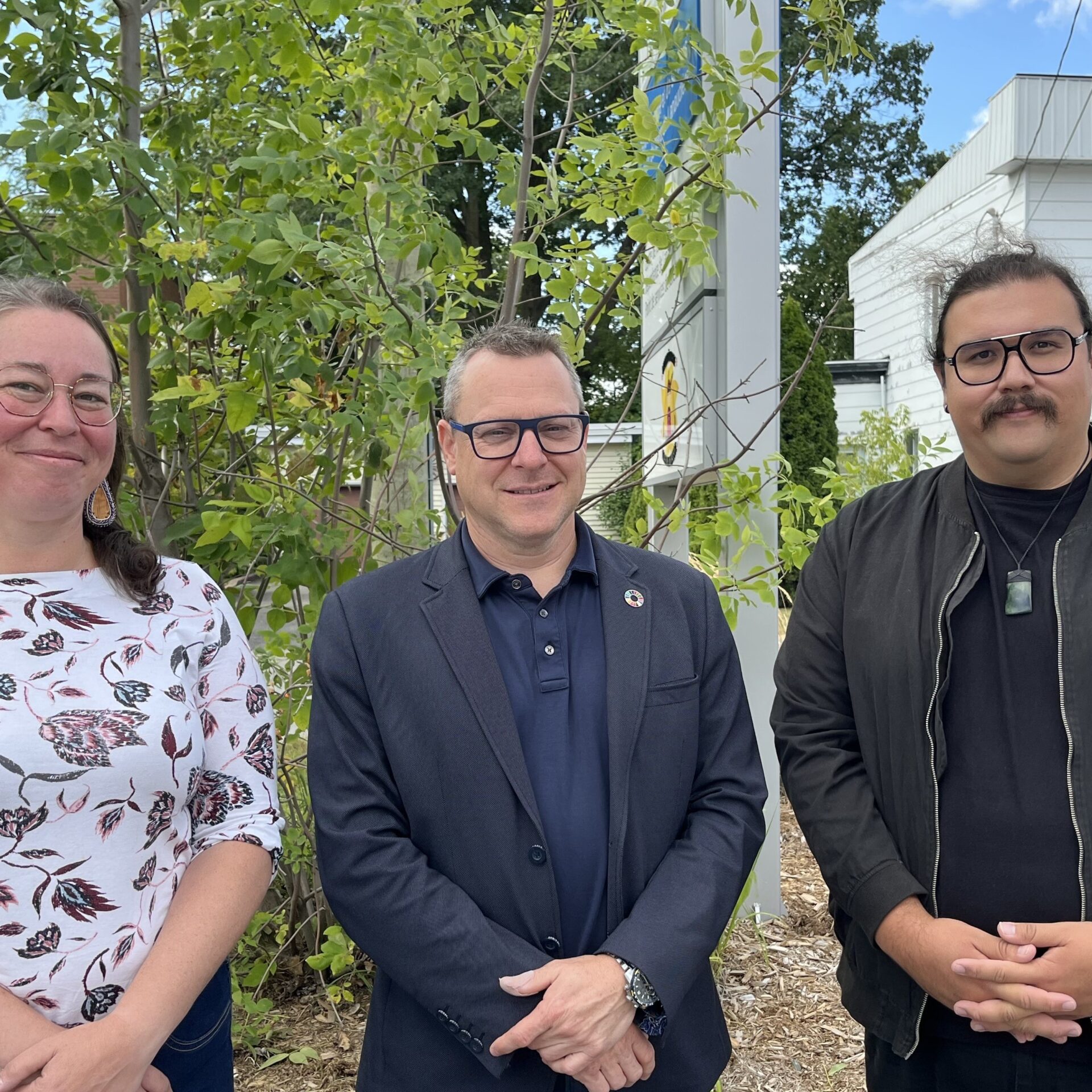 Jennifer Brazeau, Philippe Ethier et Sipi Flamand continuent de mettre en place des actions au bénéfice des usagers autochtones de la région. (Photo gracieuseté)