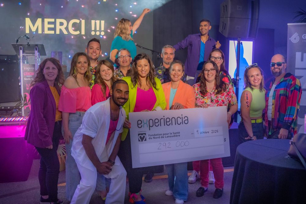 Employés et coprésidentes de la fondation, ainsi que membres du comité organisateur et partenaires de l’événement étaient réunis pour l’occasion. (Photo gracieuseté)