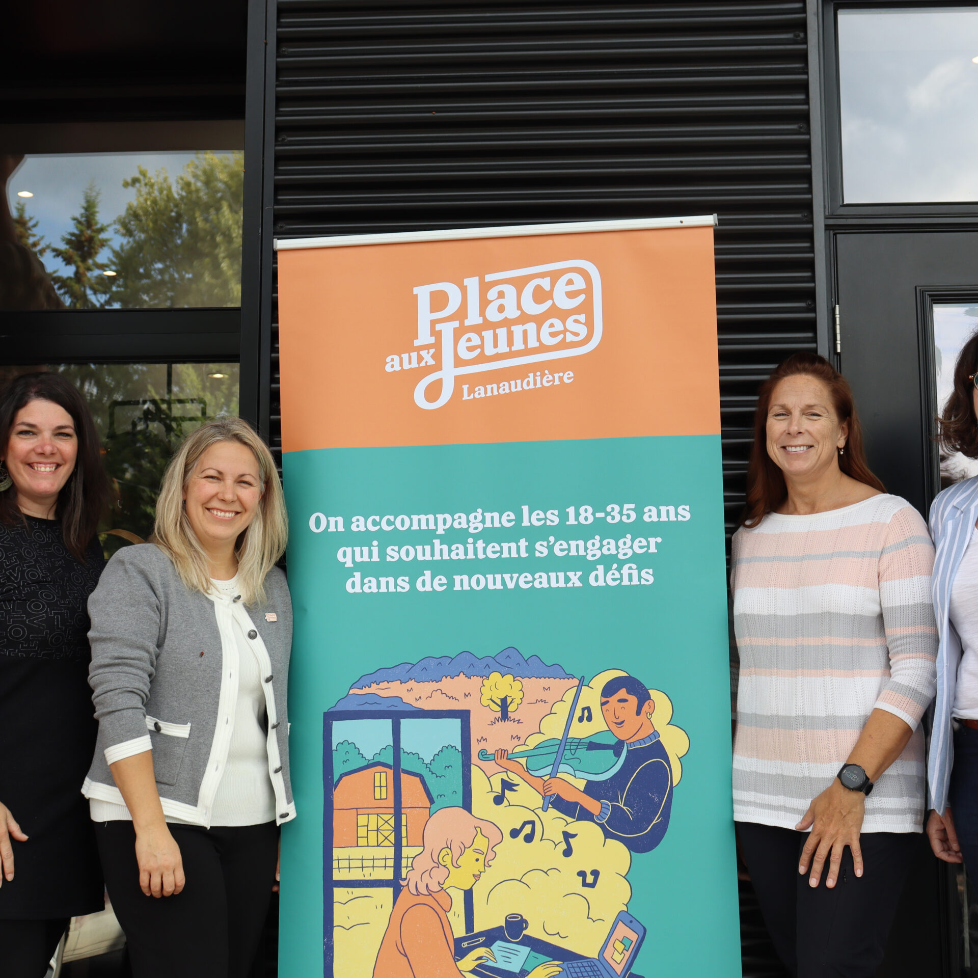 @BV:Marisol Dauphin, agente régionale; Amilie Pilon; Caroline Doucet et Anick Desroches, agente pour Joliette. (Photo gracieuseté)