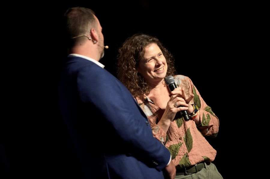 L’écrivaine Roxanne Bouchard a présenté sa pièce lors du lancement de saison du Centre culturel Desjardins. (Photo gracieuseté - Guillaume Morin)