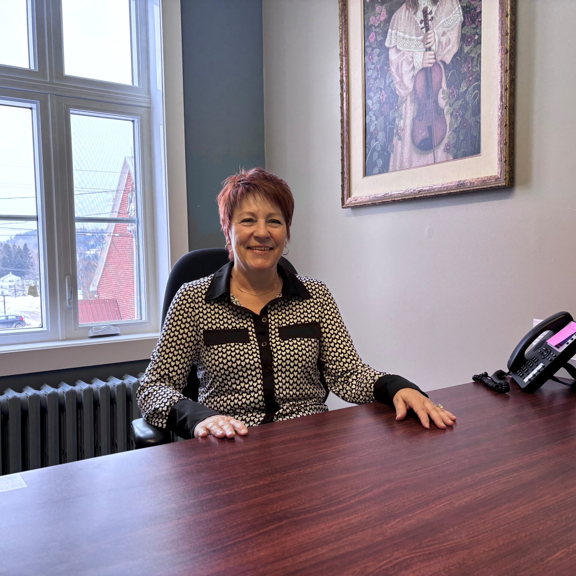 La première mairesse dans l’histoire de Sainte-Béatrix, Sylvie Roberge. (Photo Médialo – Élise Brouillette)