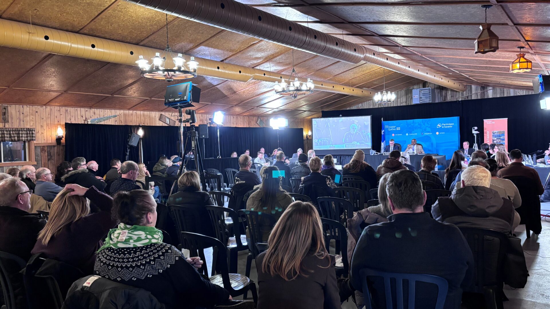 L’audience publique du BAPE à Sainte-Julienne. (Photo Médialo – Élise Brouillette)
