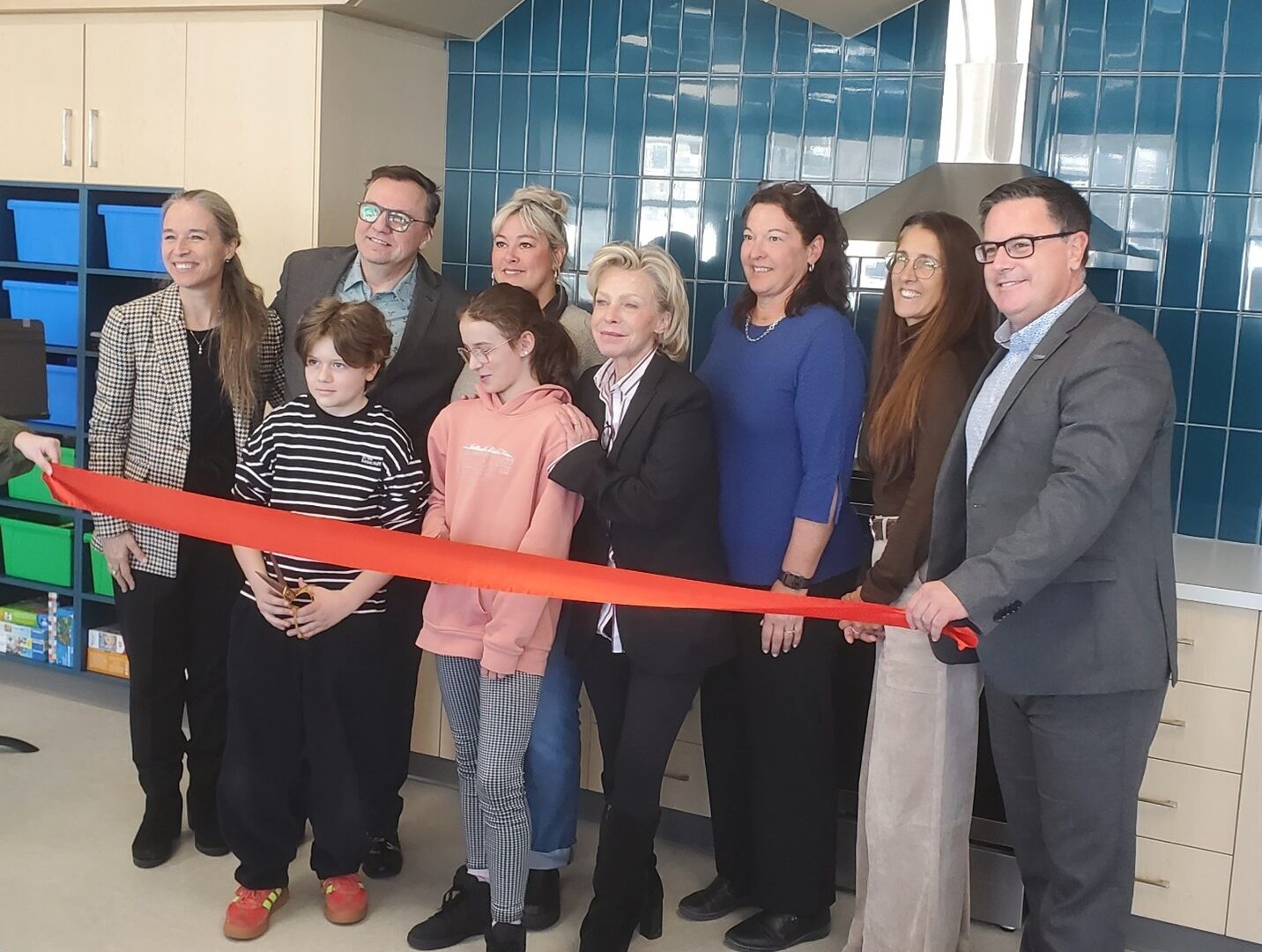 Claudie Simard, Robert Bergevin, Milo Lepage (élève de 5e année), Émilie Boisvert, Danika Vaillancourt (élève de 6e année), Caroline Proulx, Isabelle Perreault, Julie Riopel et Jonathan Fontaine. Photo gracieuseté 
