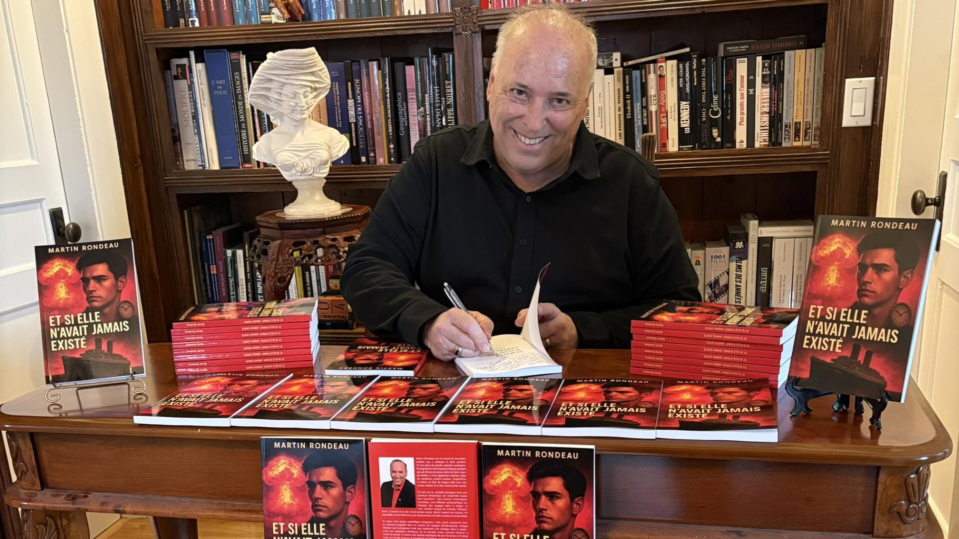 Martin Rondeau est maintenant auteur d’un roman de science-fiction. (Photo gracieuseté)