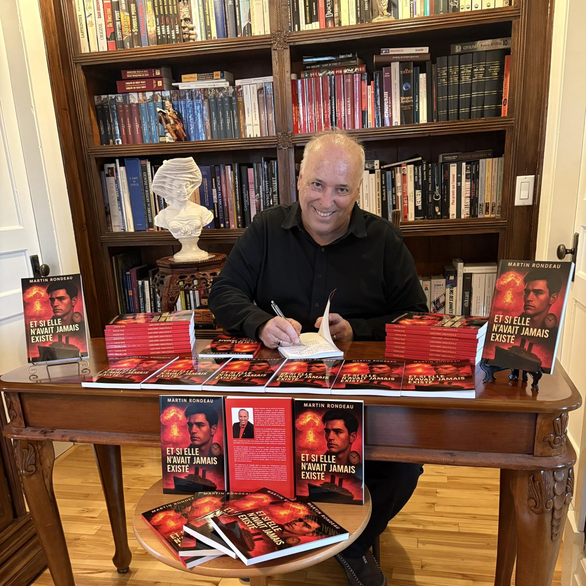 Martin Rondeau est maintenant auteur d’un roman de science-fiction. (Photo gracieuseté)