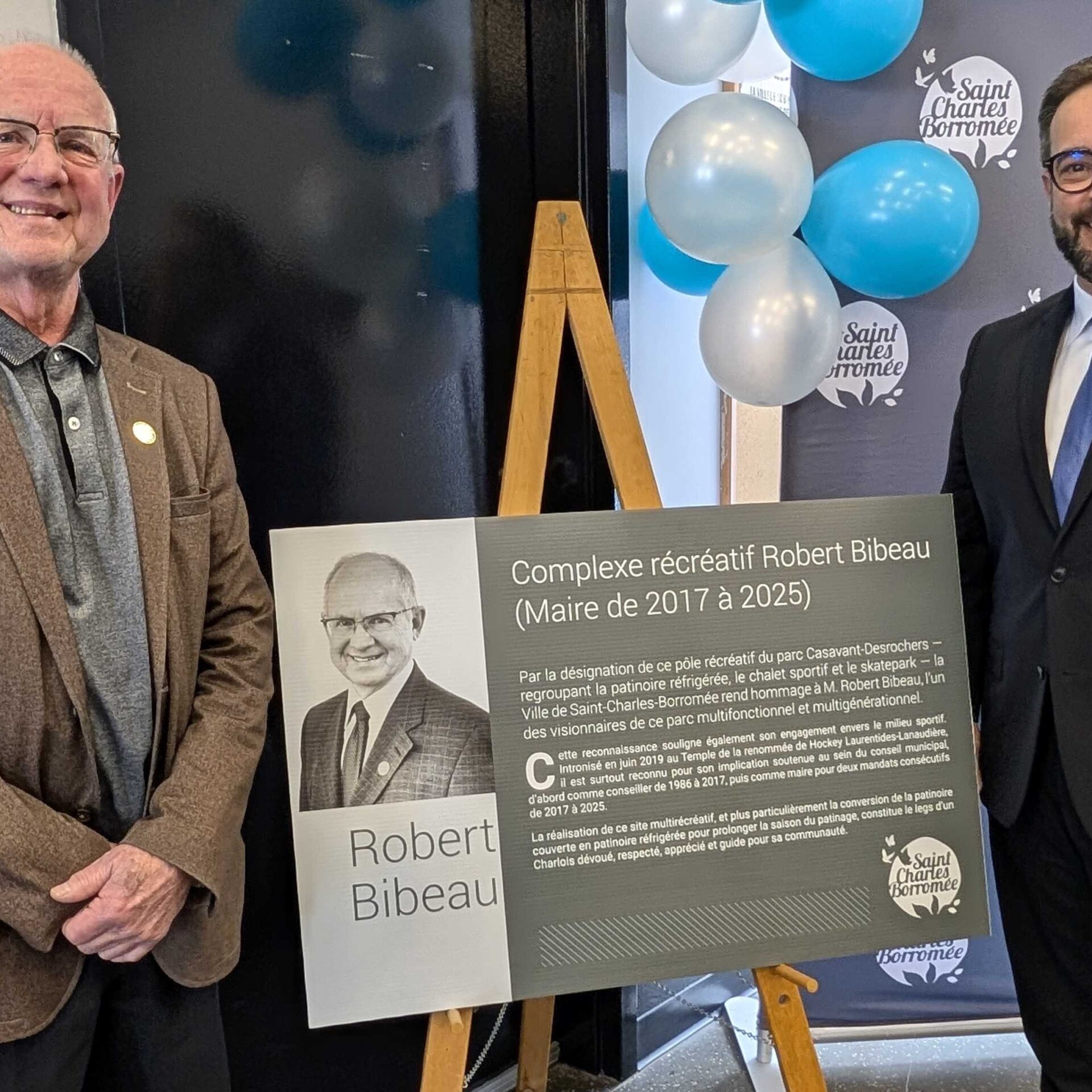 Robert Bibeau et Alexis Nantel, maire de Saint-Charles-Borromée. (Photo gracieuseté)