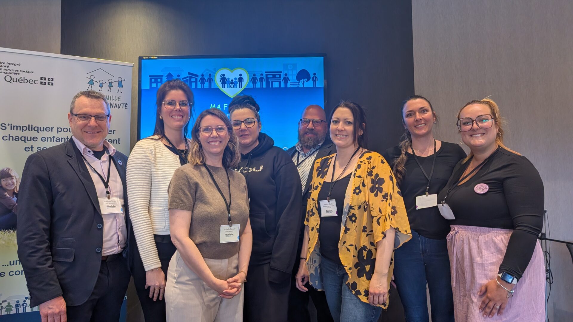 Philippe Ethier; Alexandra Hébert, spécialiste en activité clinique pour Ma famille, ma communauté; Isabelle Sawyer; Kim Aubin; Éric Richard; les animatrices pour l’Association Carrefour Famille Montcalm Valérie Martin et Vanessa Crousset-Tremblay, ainsi que Samantha Hébert. (Photo Médialo – Jason Joly)