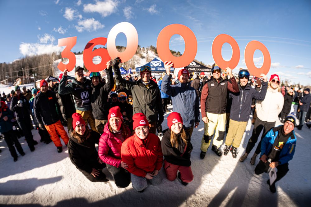 Le comité organisateur du Défi Ski Nicoletti pneus & mécanique présenté par Banque Nationale et des membres de l’équipe de la fondation. (Photo gracieuseté)