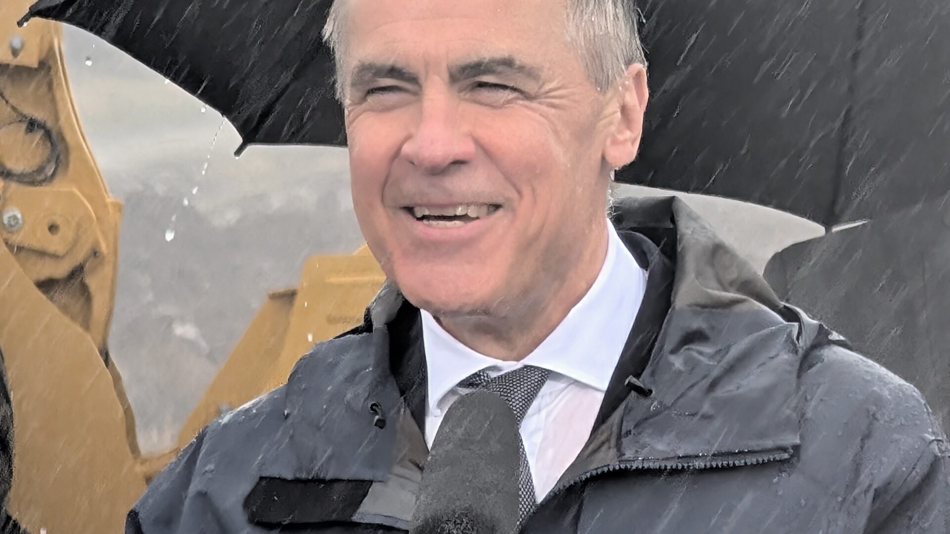 Le premier ministre du Canada, Mark Carney, était de passage à Saint-Michel-des-Saints pour lancer les travaux de la mine de graphite. (Photo Médialo - Jason Joly)