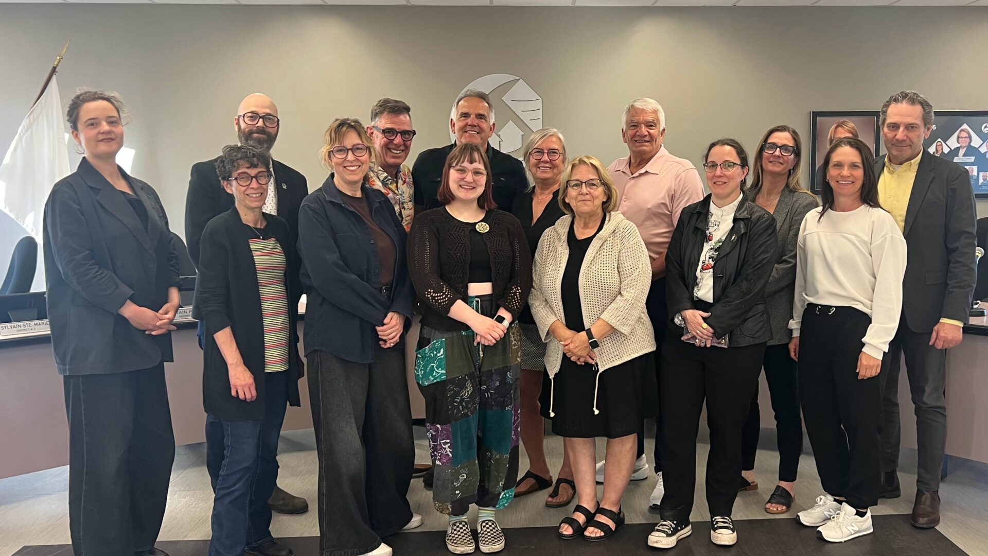 Béatrice Boily, Marie-Christine Laroche, Régis Soucy, Marie-Didace Doyon, Sylvain Picard, Sylvain Ste-Marie, Raphaëlle Paquette, Nicole Chevalier, Suzanne Dauphin, Jean-Guy Forget, Bénédicte Lesuisse, Marie-Andrée Breault, Karine Marois et Serge Adam. Photo gracieuseté