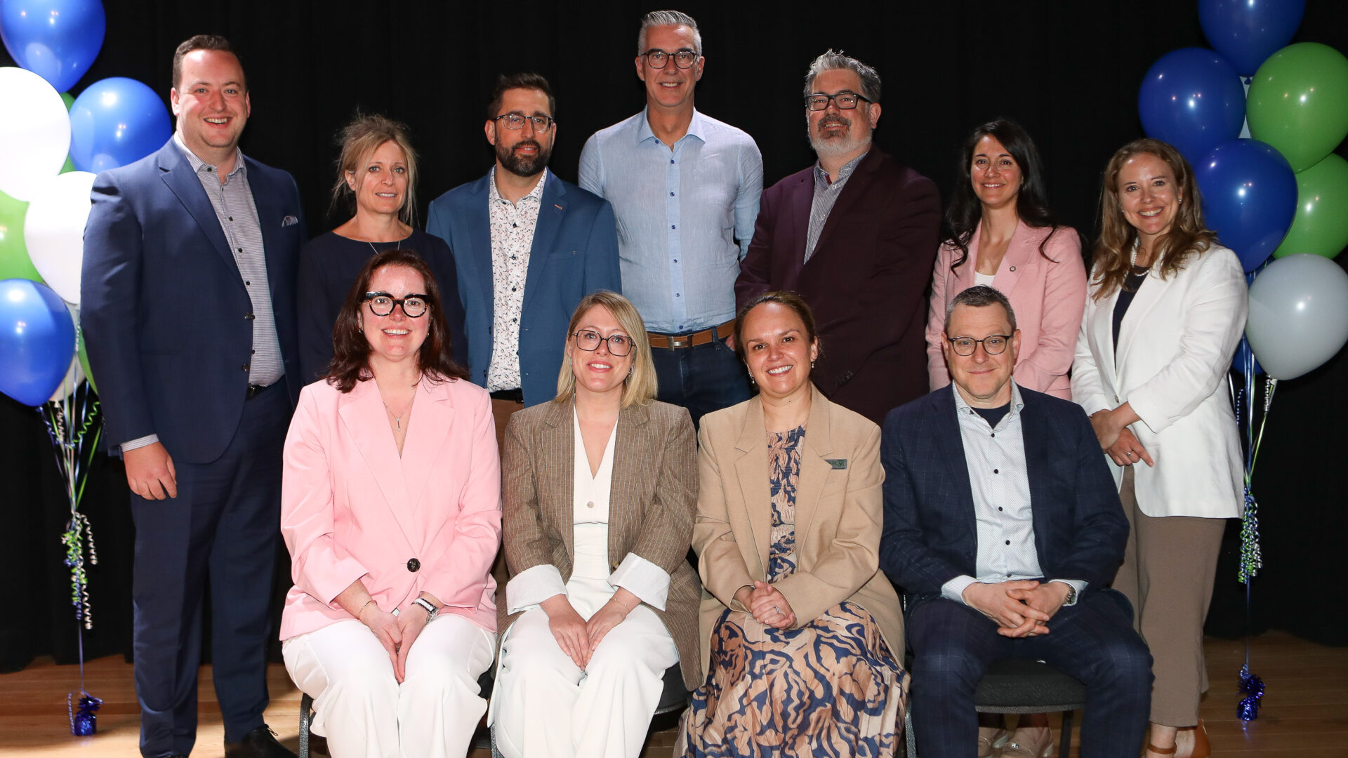 Rangée du haut : Alexandre Chalut (A. Chalut auto ltée); Annie-Claude Gaudet, (Banque Nationale); Hubert Courtemanche (Résidence Le Grand Manoir); Stéphane Morel (iA Groupe financier); Vincent Denommé (Desjardins Entreprises); Myriam Laporte (Desjardins) et Maude Malo. Rangée du bas : Stéphanie Morin, Stéphanie Perreault et Dre Marilyn Simard-Gravel, membres du conseil d’administration de la fondation, ainsi que Philippe Éthier, PDG du CISSS de Lanaudière.(Photo gracieuseté)