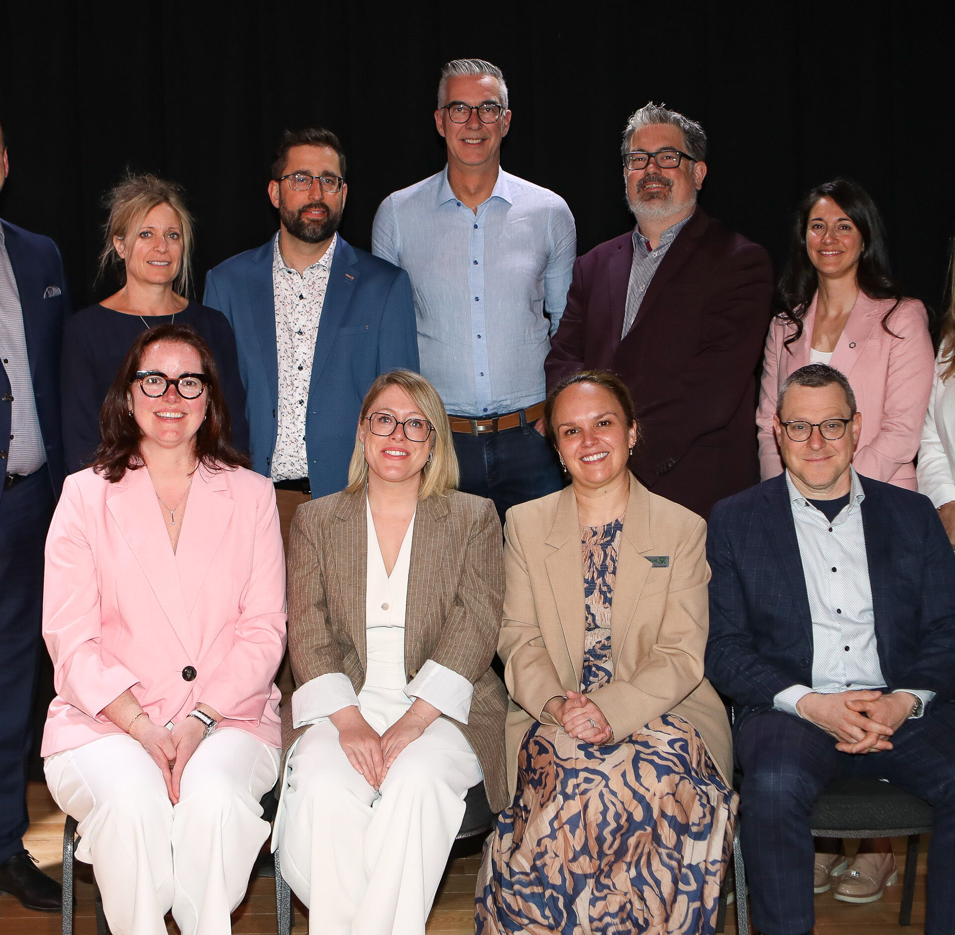 Rangée du haut : Alexandre Chalut (A. Chalut auto ltée); Annie-Claude Gaudet, (Banque Nationale); Hubert Courtemanche (Résidence Le Grand Manoir); Stéphane Morel (iA Groupe financier); Vincent Denommé (Desjardins Entreprises); Myriam Laporte (Desjardins) et Maude Malo. Rangée du bas : Stéphanie Morin, Stéphanie Perreault et Dre Marilyn Simard-Gravel, membres du conseil d’administration de la fondation, ainsi que Philippe Éthier, PDG du CISSS de Lanaudière.(Photo gracieuseté)
