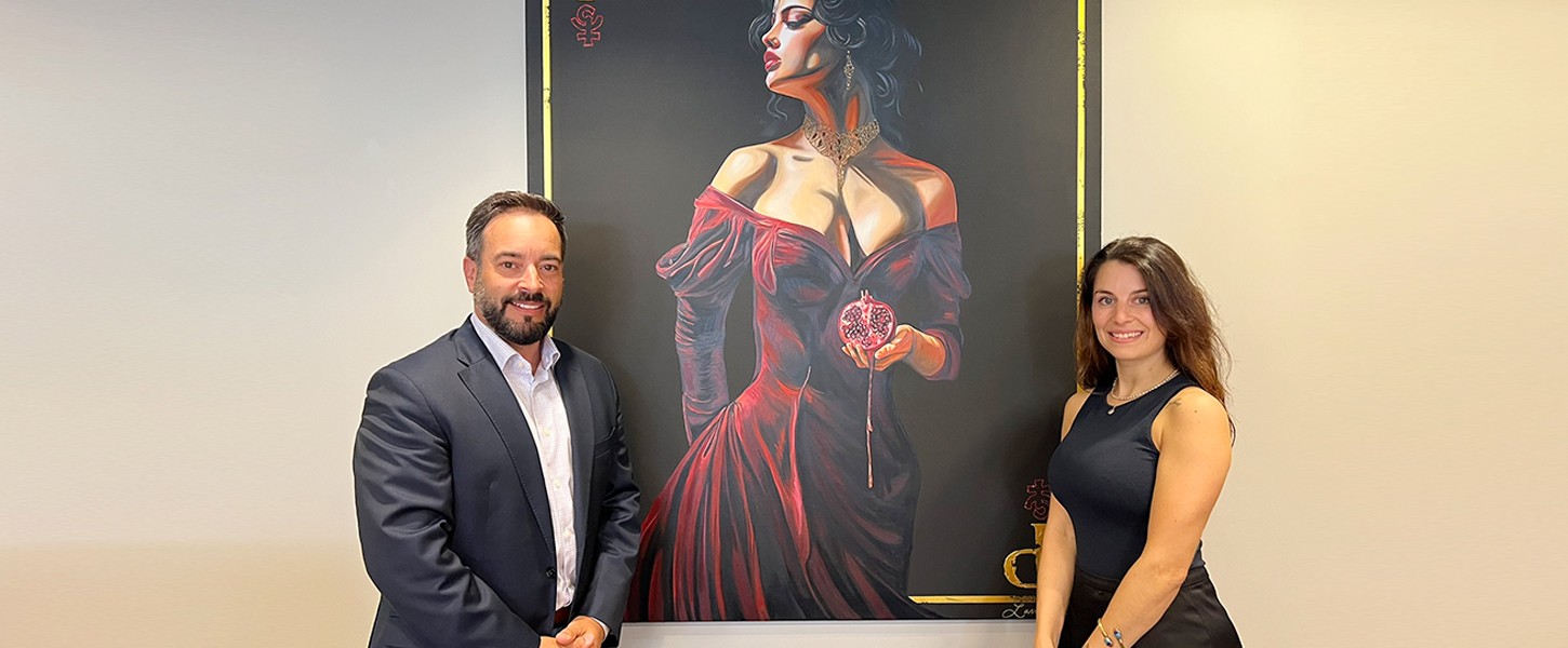 Le maire Alexis Nantel et l'artiste Paméla Laviolette. (Photo gracieuseté)