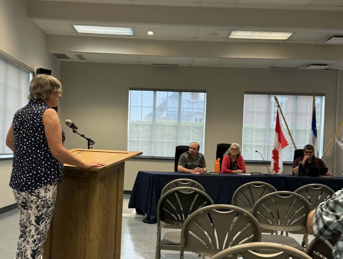 Flavie Trudel a fait la tournée de conseils municipaux de la circonscription. (Photo gracieuseté)