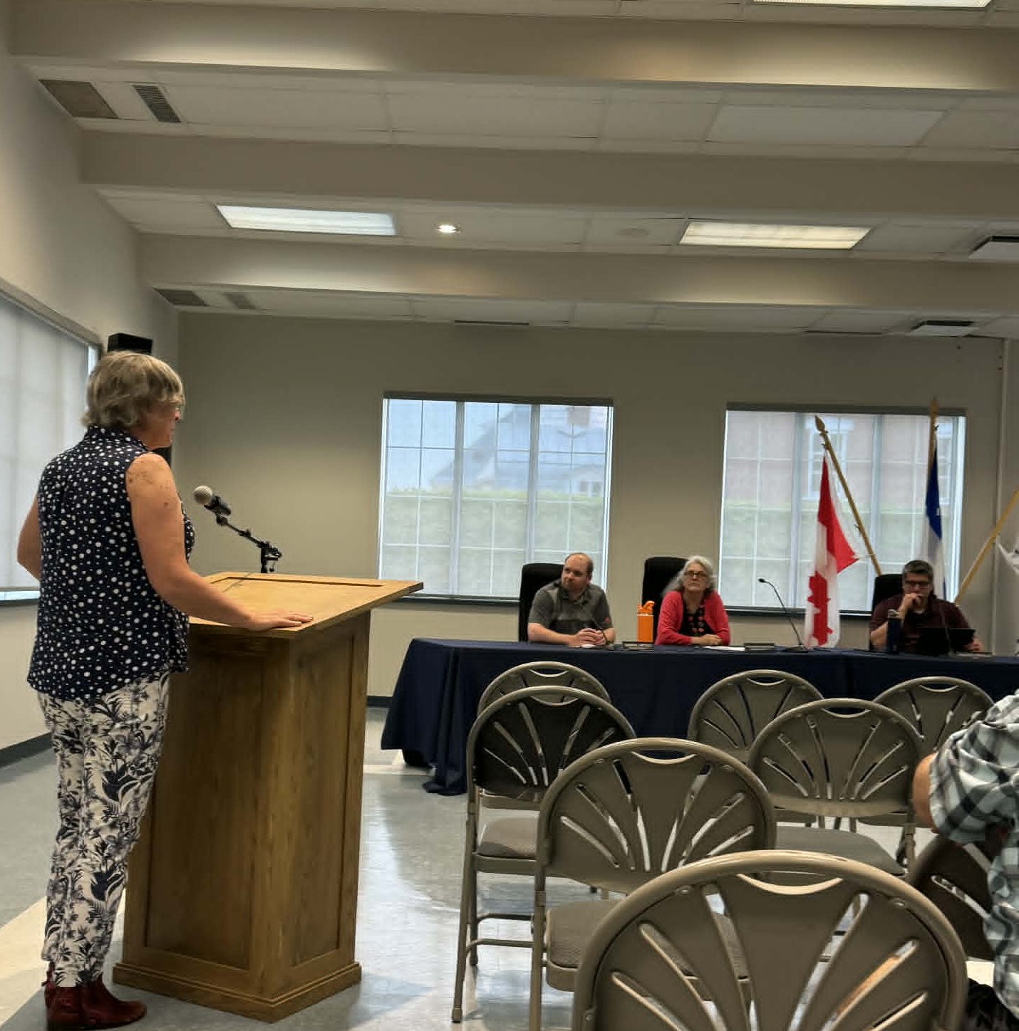 Flavie Trudel a fait la tournée de conseils municipaux de la circonscription. (Photo gracieuseté)