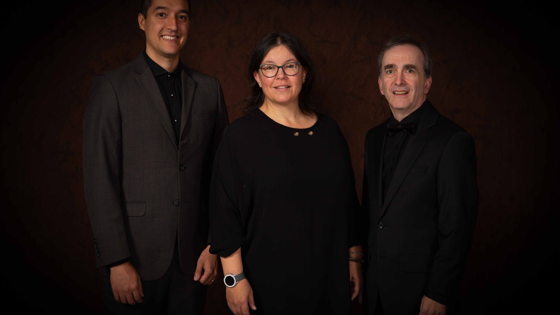 Leandro Cardoso, Annie Desrosiers et Bernard Ducharme, l’équipe de direction musicale. (Photo gracieuseté – Yves Buteau)