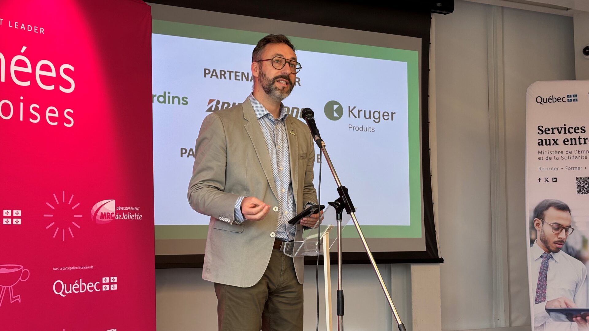 Nicolas Framery a présenté les conférences qui ponctueront la saison 2026-2027. (Photo Médialo – Élise Brouillette)