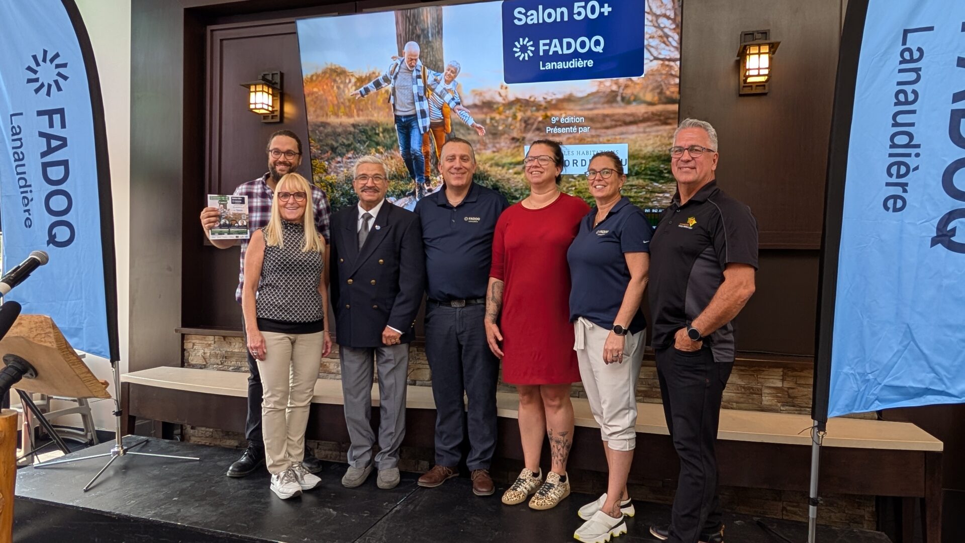 Gabriel Ste-Marie, député fédéral de Joliette-Manawan; Marie-Élène Corbeil, MEC Événements; Michel Deschênes, président de la FADOQ Lanaudière; David Moreau; Josianne Proulx, coordonnatrice marketing et communication pour les Galeries Joliette; Sergine Bouchard, responsable des partenariats et des services aux membres pour la FADOQ Lanaudière et Sylvain Ouellette, président de Les Productions Méga-Animation. (Photo Médialo – Jason Joly)