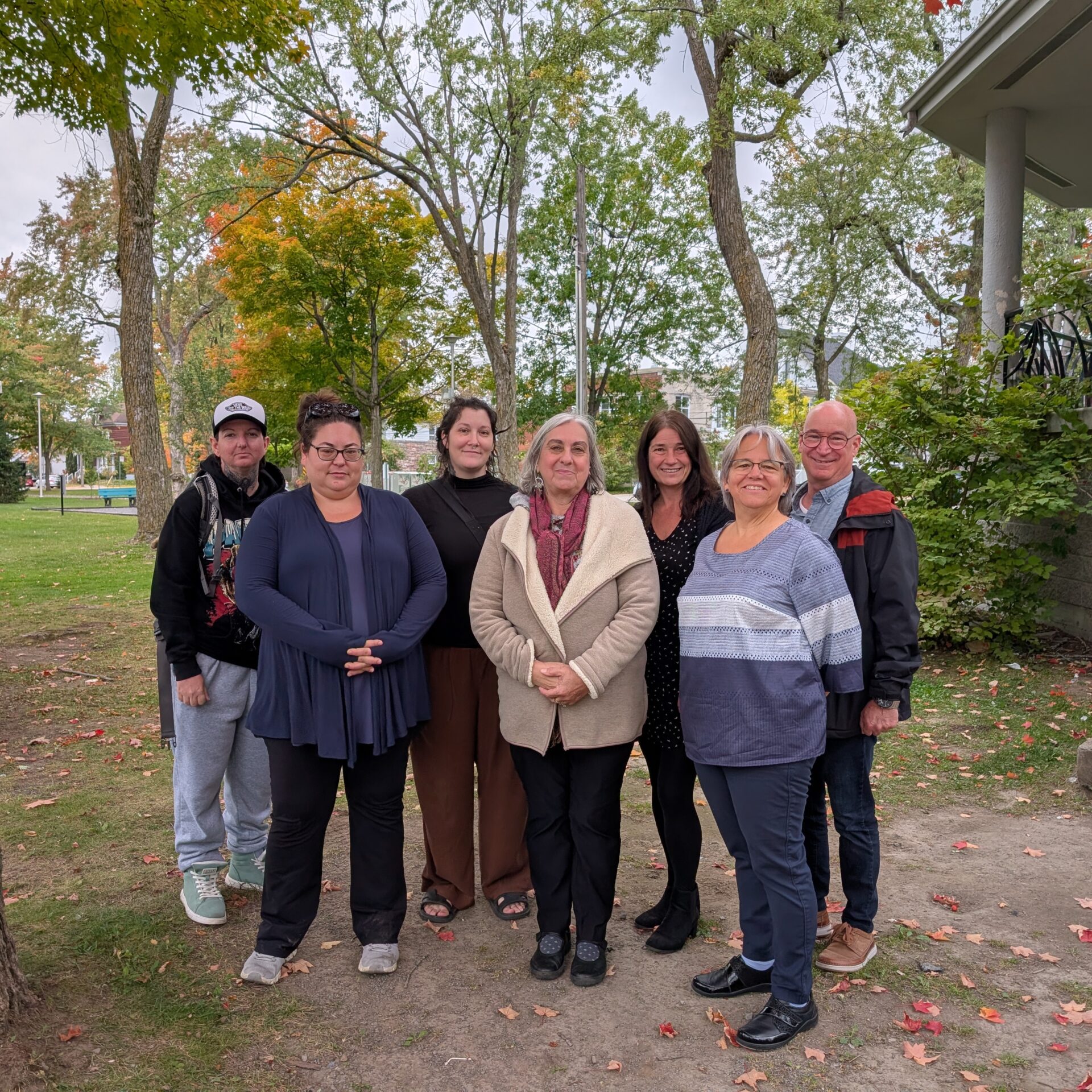 Des membres du comité organisateur de la 30e Nuit des sans-abri de Joliette. (Photo Médialo – Jason Joly)